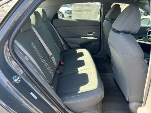 New 2026 Hyundai Elantra Hybrid FWD image 25