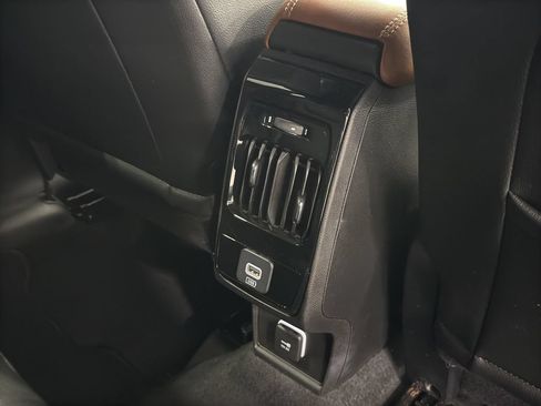 Used 2025 Jeep Compass Limited AWD/4WD image 18