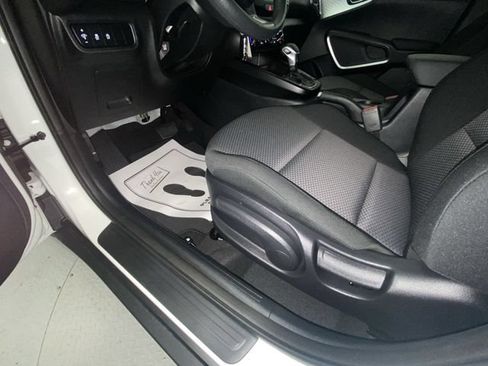 Used 2023 Kia Soul LX w/ Option Group 015 FWD image 12