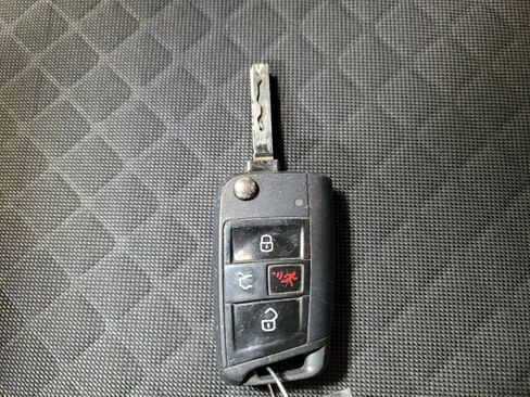 Used 2020 Volkswagen Tiguan S FWD image 32