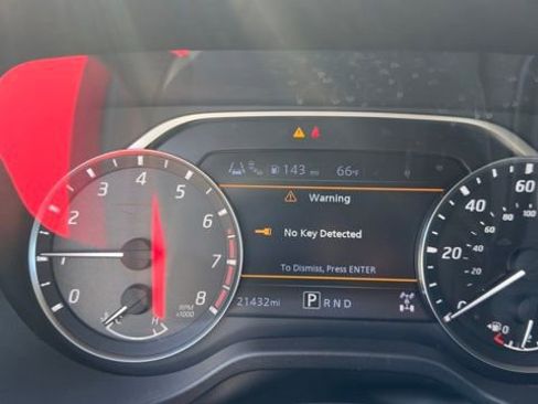 Used 2023 Nissan Titan SV image 15