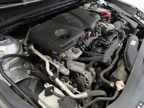 Used 2020 Toyota Camry SE image 35