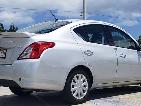 Used 2018 Nissan Versa SV FWD image 6