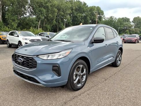 Certified 2024 Ford Escape ST-Line w/ Tech Pack #1 AWD/4WD image 3