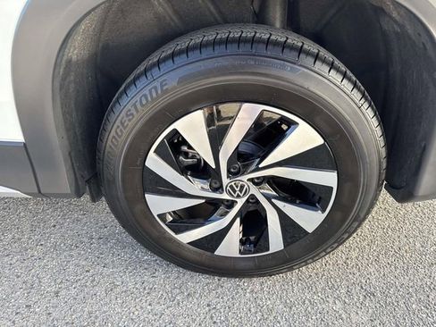 Certified 2025 Volkswagen Tiguan S image 6