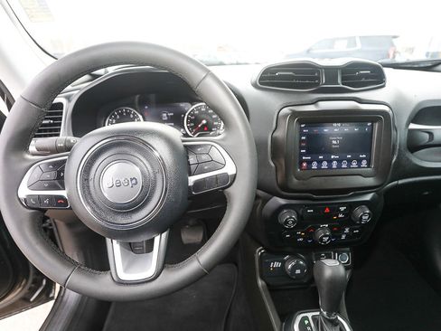 Used 2021 Jeep Renegade Latitude image 12