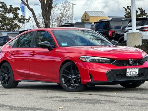 Used 2025 Honda Civic Sport image 2