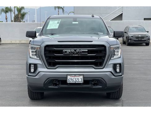 Used 2022 GMC Sierra 1500 Elevation w/ LPO, Elevation Black Package AWD/4WD image 9
