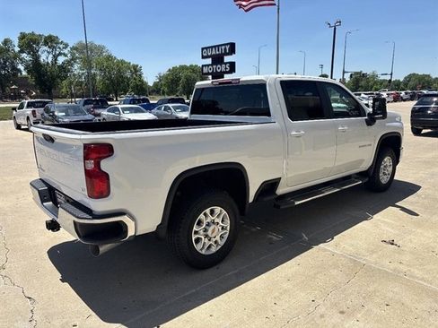 Used 2025 Chevrolet Silverado 2500 LT AWD/4WD image 14