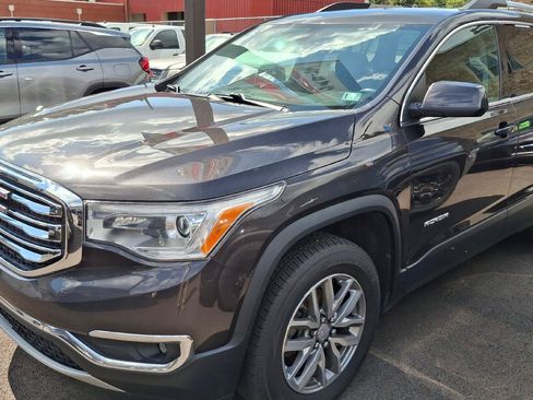Used 2018 GMC Acadia SLE AWD/4WD image 3