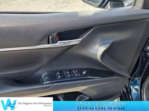Used 2020 Toyota Camry SE FWD image 9