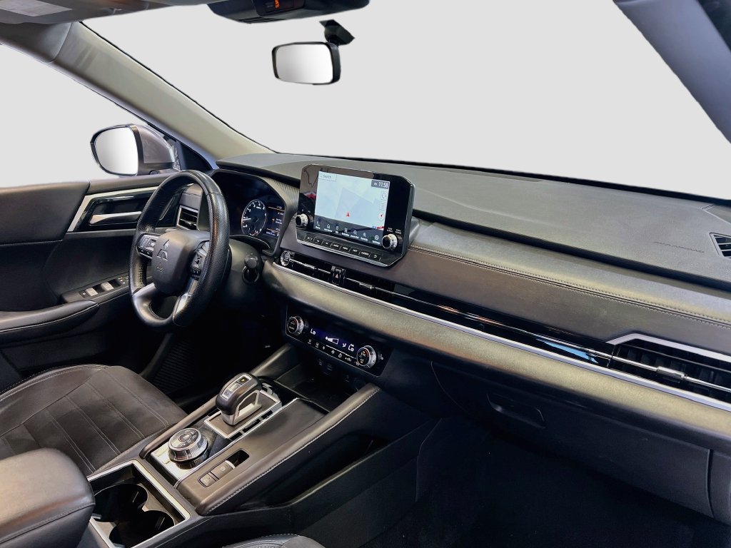 Used 2024 Mitsubishi Outlander SE AWD/4WD image 29