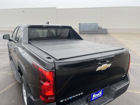 Used 2025 Chevrolet Silverado EV W/T image 9