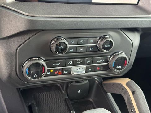 New 2026 Ford Bronco Badlands AWD/4WD image 18