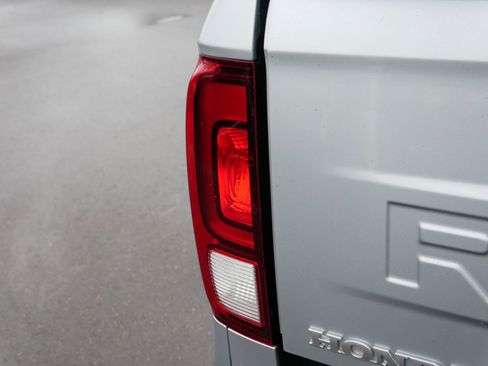 Certified 2025 Honda Ridgeline RTL image 17