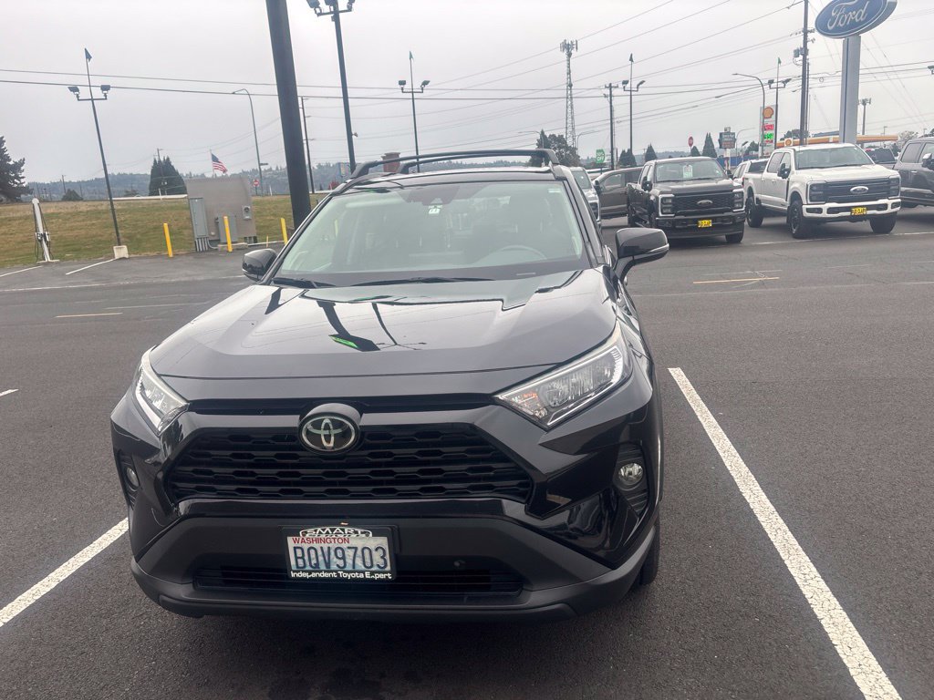 Used 2019 Toyota RAV4 XLE Premium w/ Cold Weather Package AWD/4WD image 11