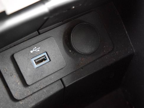Used 2017 Ford Fusion SE w/ Fusion SE Technology Package FWD image 30