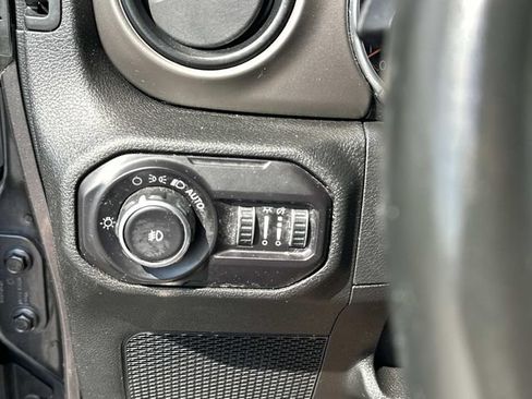 Used 2018 Jeep Wrangler Unlimited Sport S AWD/4WD image 20