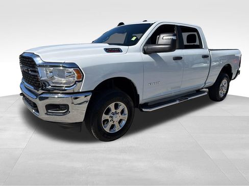Used 2024 RAM 2500 Big Horn AWD/4WD image 3