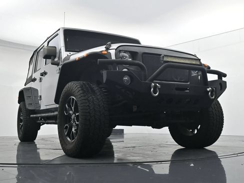 Used 2018 Jeep Wrangler Unlimited Sport AWD/4WD image 18
