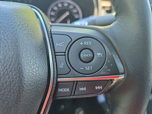 Used 2019 Toyota Avalon XLE w/ Moonroof Package FWD image 19