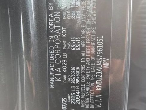 Used 2025 Kia Soul LX FWD image 22
