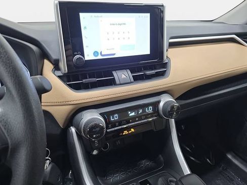 Used 2025 Toyota RAV4 LE AWD/4WD image 20