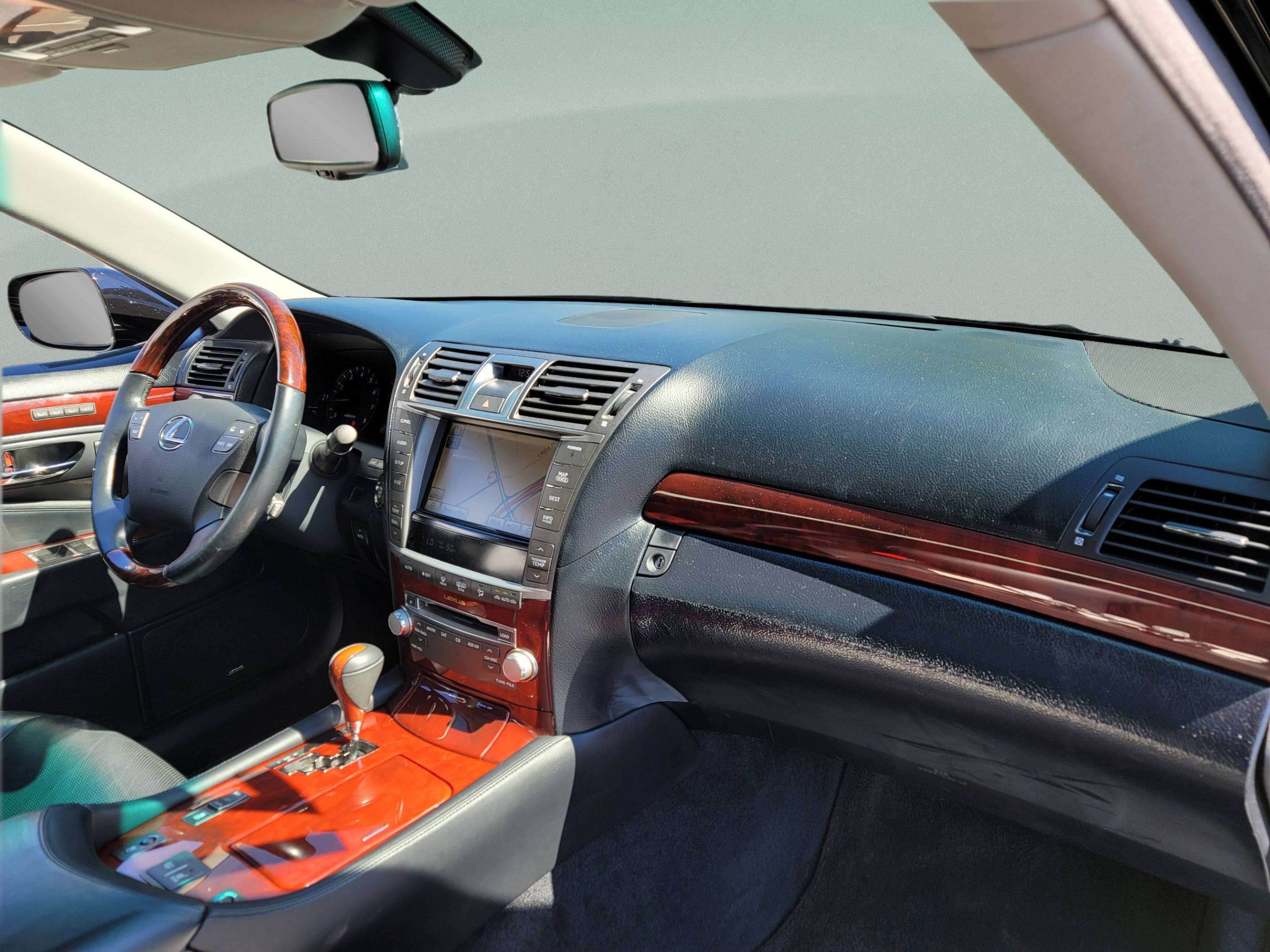 Used 2012 Lexus LS 460 AWD w/ Comfort Pkg image 23