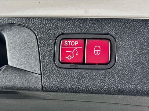Used 2021 Mercedes-Benz GLC 300 image 39