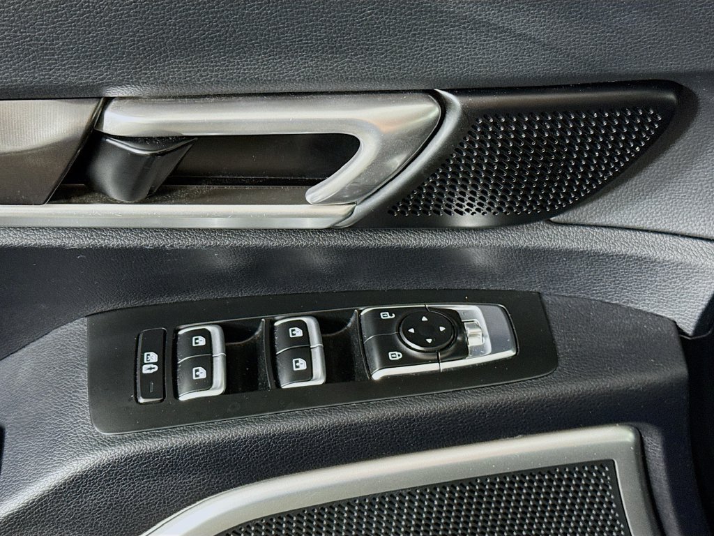 Used 2023 Kia Telluride S AWD/4WD image 23