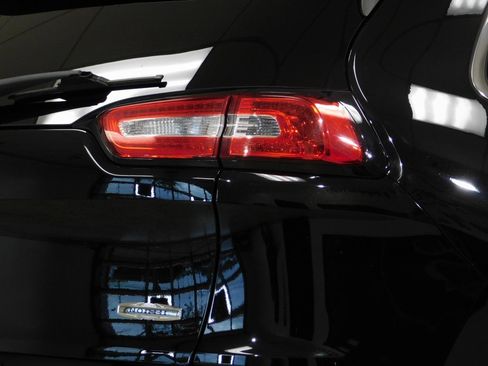 Used 2017 Jeep Cherokee Latitude w/ Comfort & Convenience Group image 84