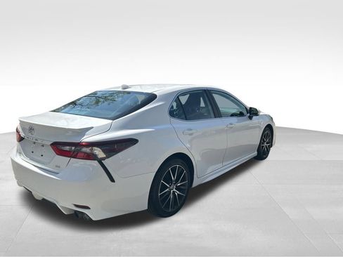 Used 2024 Toyota Camry SE FWD image 5