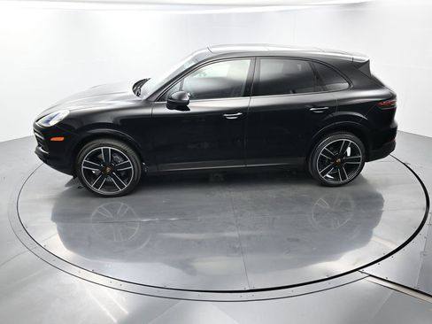 Certified 2023 Porsche Cayenne image 36