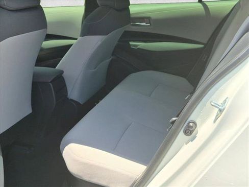 Used 2021 Toyota Corolla LE FWD image 15