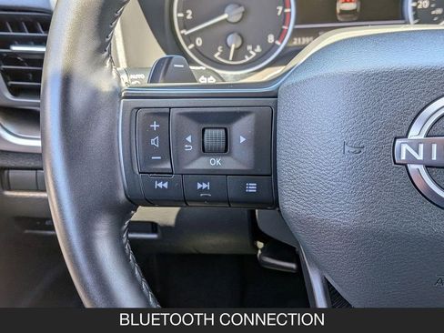 Used 2025 Nissan Rogue SV FWD image 17