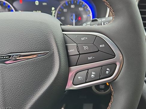 New 2026 Chrysler Pacifica Pinnacle image 25