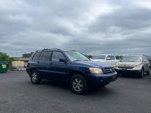 Used 2004 Toyota Highlander 4WD V6 image 1
