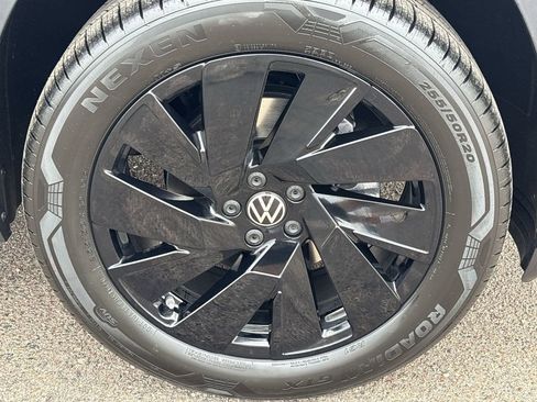 New 2026 Volkswagen Atlas SE image 6