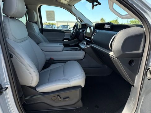 New 2026 Ford Expedition Active image 22