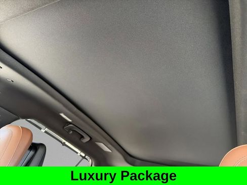 Used 2023 Lincoln Aviator Reserve w/ Equipment Group 201A RWD image 11