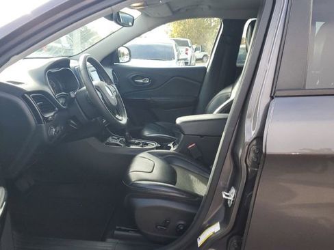 Used 2020 Jeep Cherokee Latitude Plus image 17