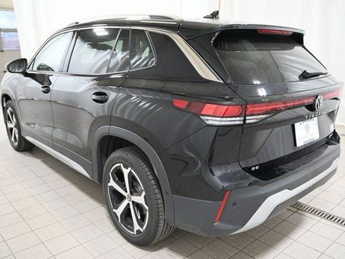 New 2026 Volkswagen Tiguan SE image 10