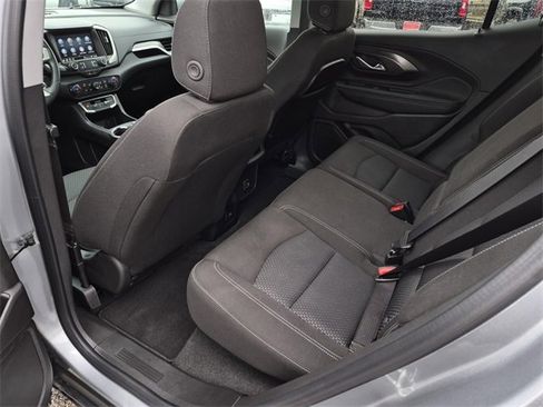 Used 2024 GMC Terrain SLE w/ Driver Convenience Package image 23