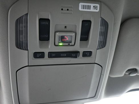 Used 2022 Toyota Highlander XLE image 20