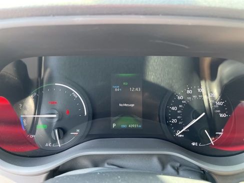 Used 2023 Toyota Sienna XLE image 24