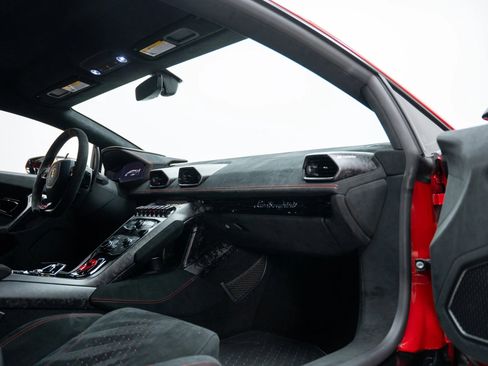 Used 2018 Lamborghini Huracan Performante image 29