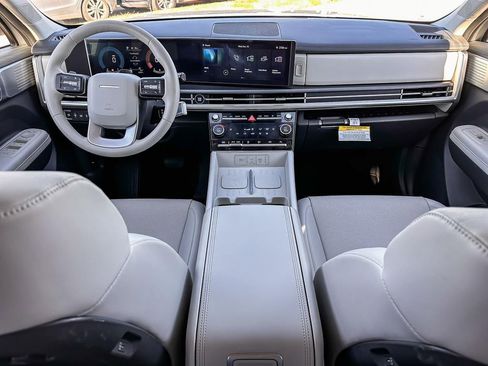 Used 2025 Hyundai Santa Fe SEL image 24
