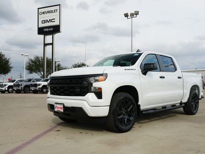 New 2026 Chevrolet Silverado 1500 Custom w/ Turbomax Blackout Package
