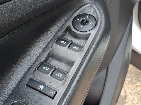 Used 2018 Ford Escape S image 9