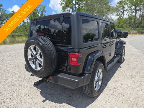 Certified 2018 Jeep Wrangler Unlimited Sahara AWD/4WD image 4